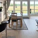 6 Person In Ansager-by Traum * Ansager